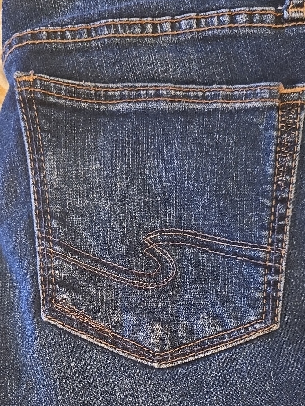 Silver Jeans Elyse Slim Crop 27/25 Factory Distressed